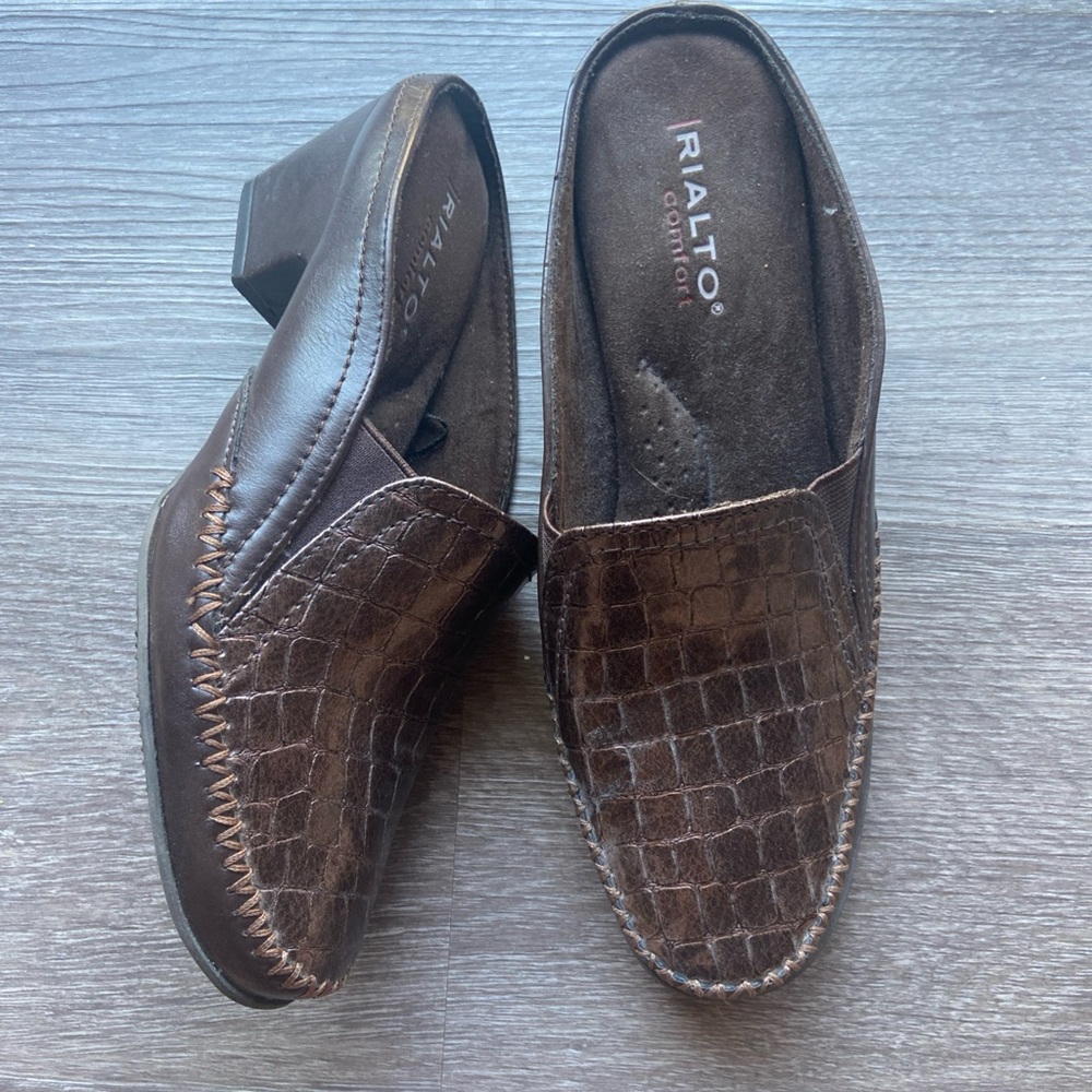 Rialto Comfort Mules Heeled Clogs Slip On Brown Snake Print Womens 8